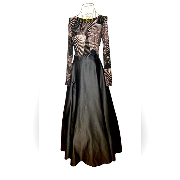 Betsy & Adam Black & Gold Long Sleeve Glitter Gianni Maxi Gown w/ Pockets Size 4 - Picture 3 of 16